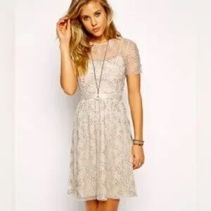 Needle & Thread Geo Tulle Beaded Floral Mesh Short Sleeve Formal Cream Dress 8